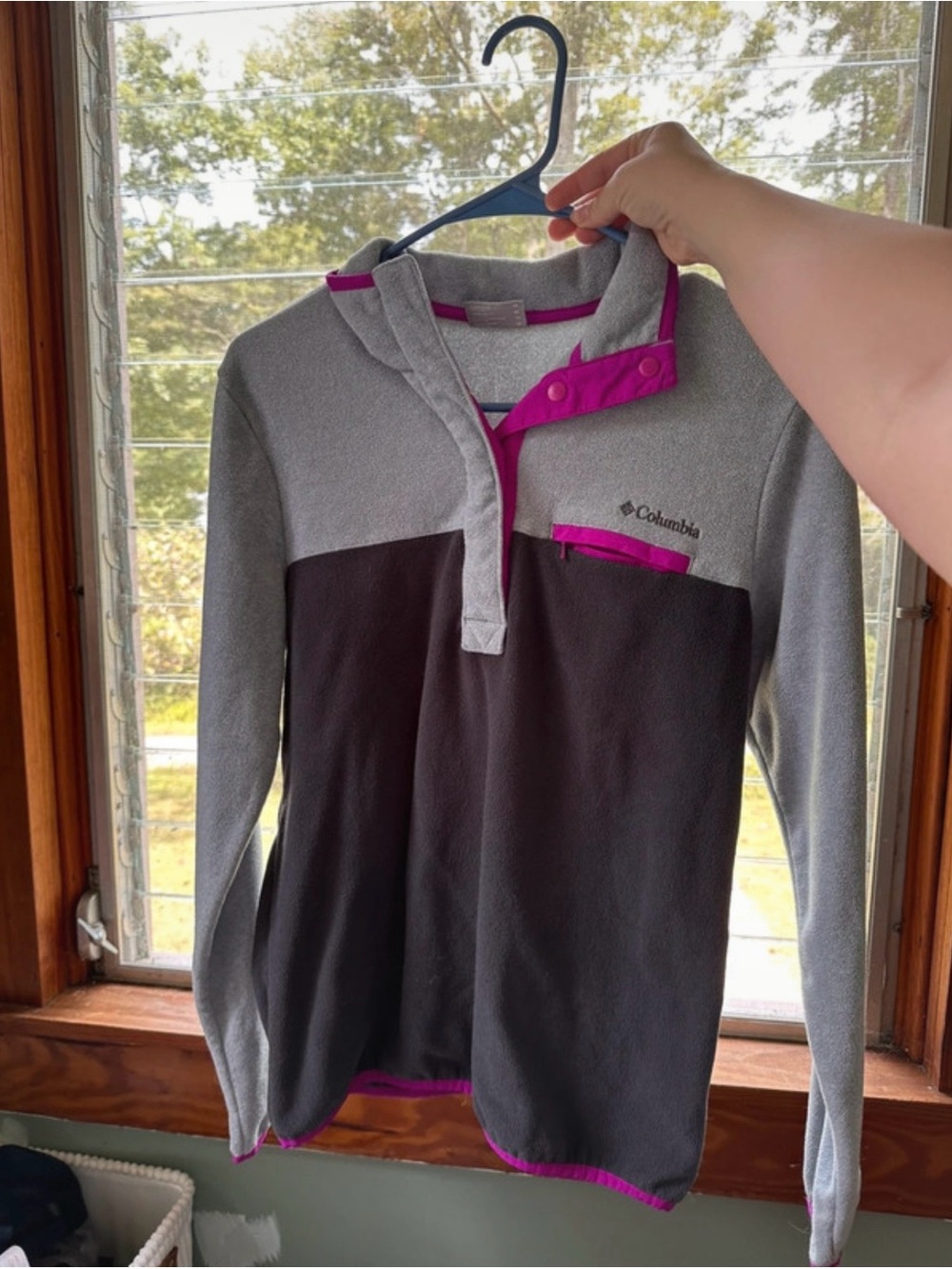 Columbia Two-Tone Fleece Pullover in Light Gray, Dark Charcoal & Pink